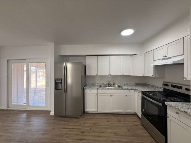 Photo - 6718 Pear Tree