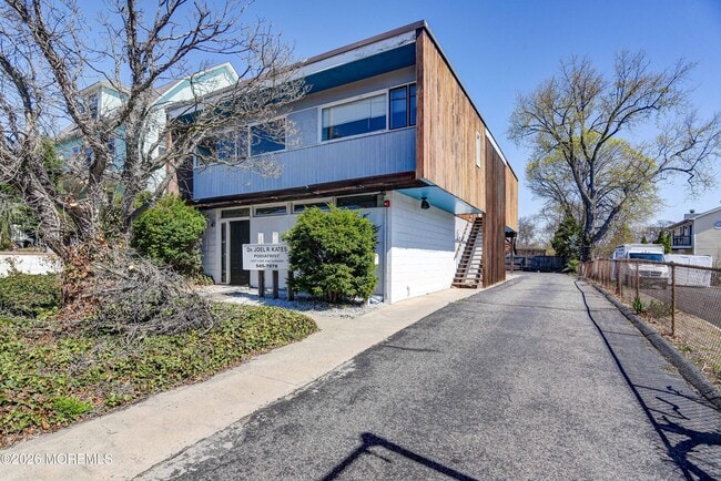 Building Photo - 167-169-169 N Main St