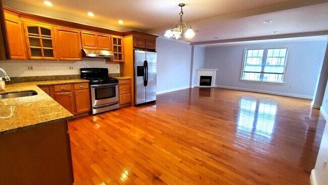 Building Photo - 59 Carlisle St Rental
