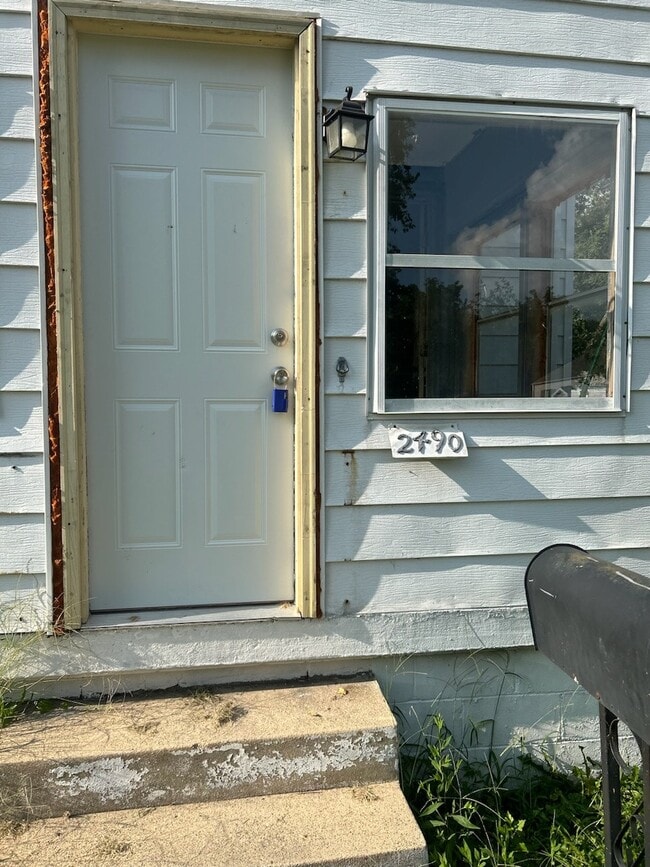 Photo - 2490 E Prairie St