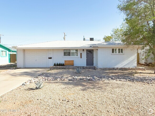 Building Photo - 2087 E 10th St Rental