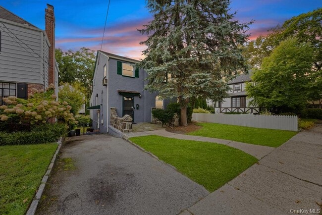 Photo - 9 Fairway St
