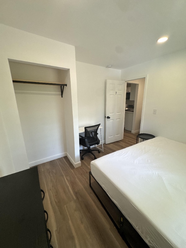 Photo - 364 Adelle St SE