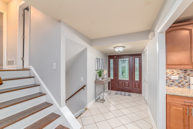 Photo - 21W021 Marlborough Ln