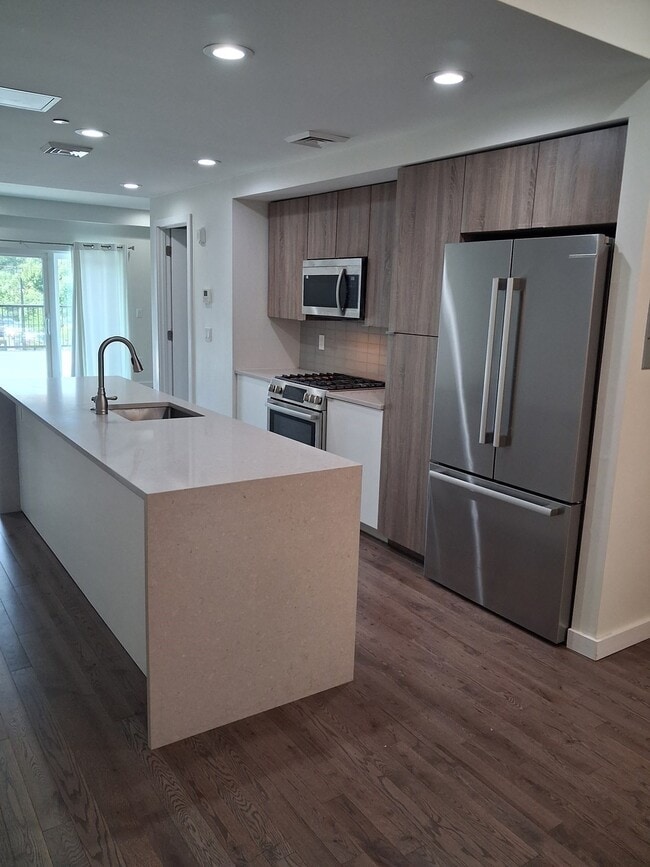 Building Photo - 127 Hyde Park Ave Unit A