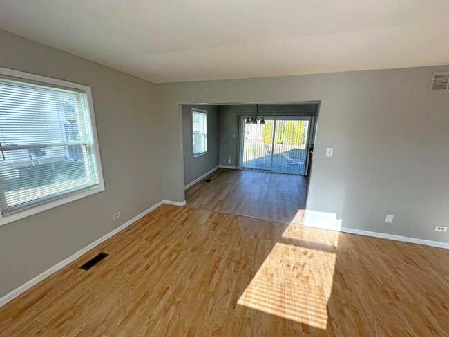 Photo - 908 Parker Dr