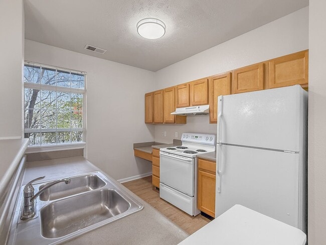 702 Beachfront Dr