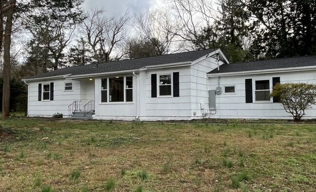 Remodeled rancher in Tower Heights - Remodeled rancher in Tower Heights Apartment