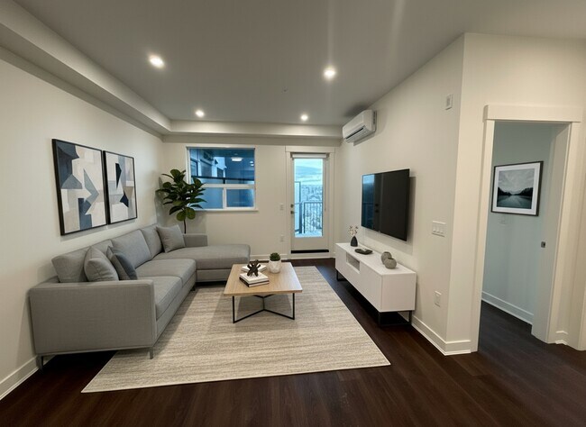 Photo - 5382-200 200 St