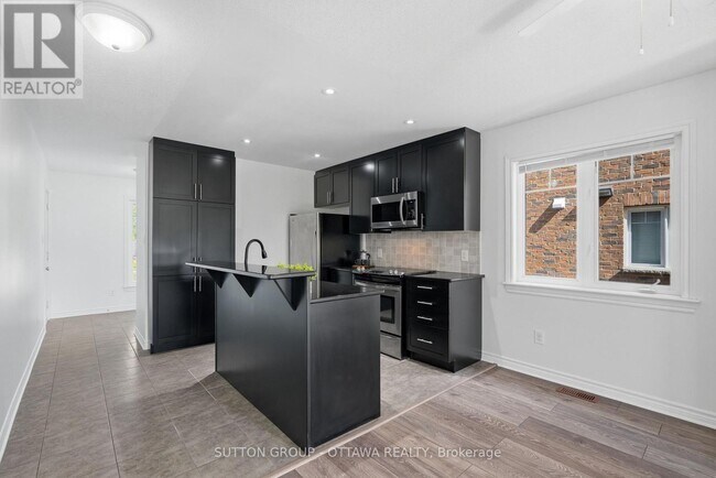 Photo - 2563 Longfields Dr