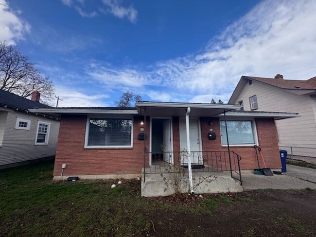 Building Photo - 47 E Garland Ave Unit 45