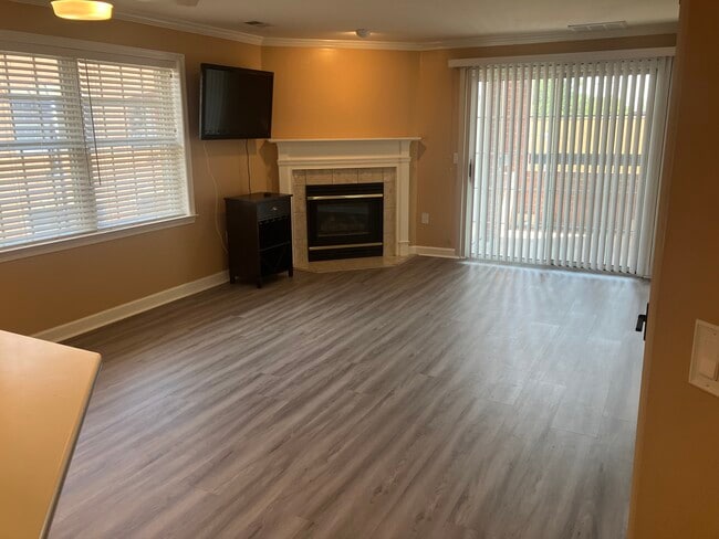 Building Photo - Falls Station Unit 300,  1 Rental