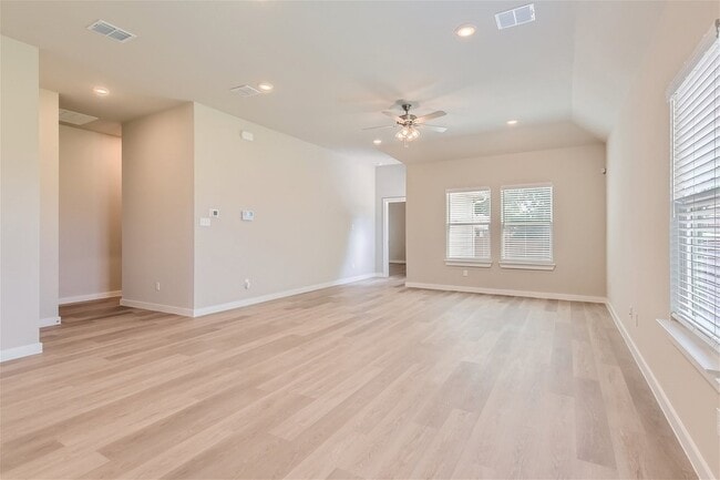 Photo - 4702 Deadwood Dr