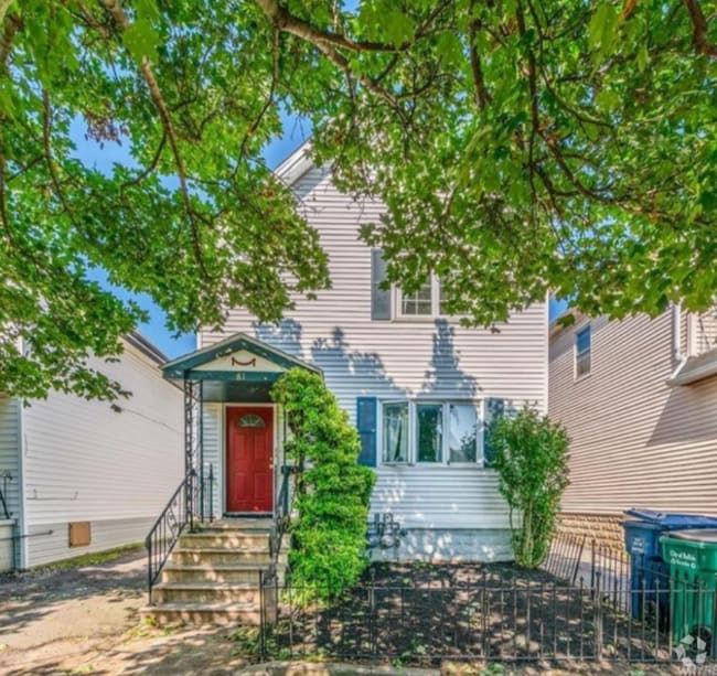 Building Photo - 81 16th St Unit Upper Rental