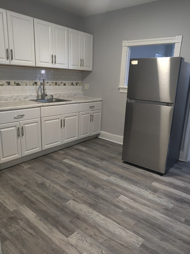 Photo - 127 E Coulter St