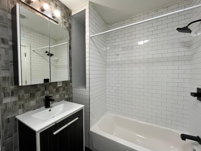 Photo - 19 Jewett Ave Unit 1R