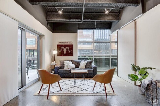 Building Photo - 601 Brushy St Unit 205 Rental