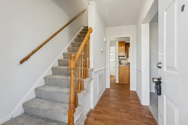 Photo - 3BR 2.5 BA Mid-Town Newport News