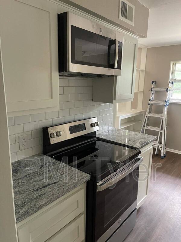 Photo - 2007 Bradshaw Dr