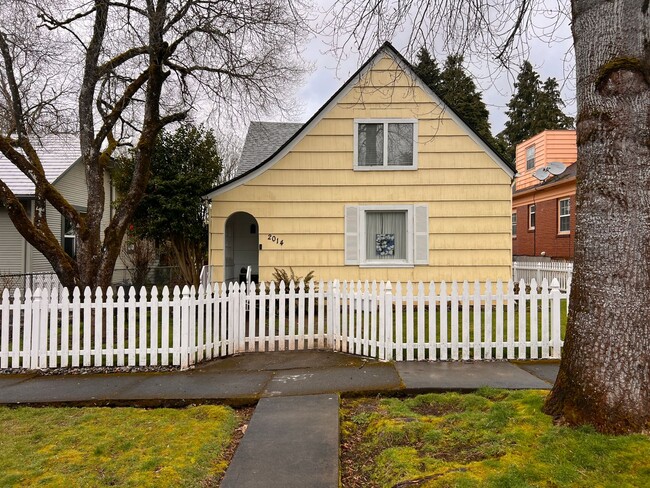 Adorable Arnada Bungalow - Adorable Arnada Bungalow House