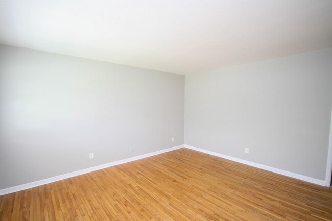 Photo - 3423 Rosedale Dr NW