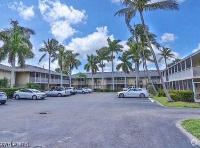 Building Photo - 1849 Maravilla Ave Unit C2 Rental