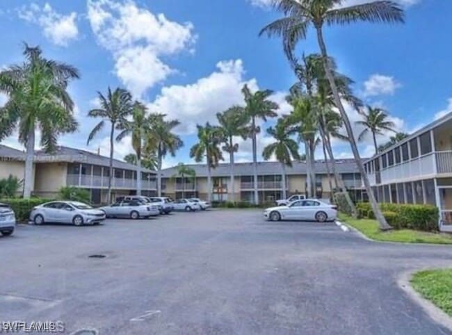 Building Photo - 1849 Maravilla Ave Unit C2 Rental