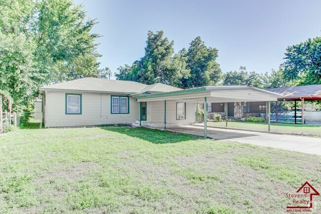 Building Photo - 1806 NW Lincoln Ave Rental