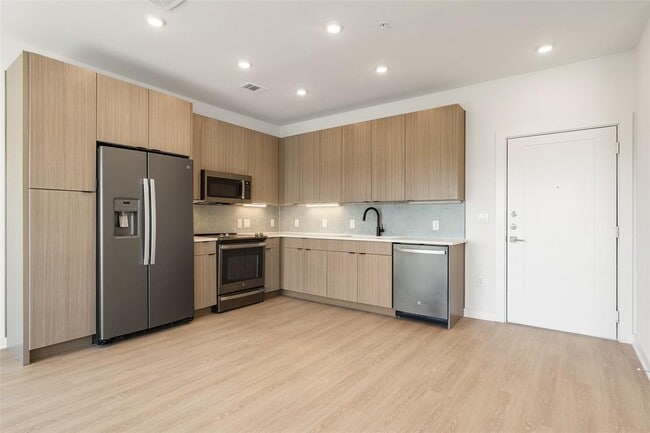 Photo - 4802 S Congress Ave Unit 403