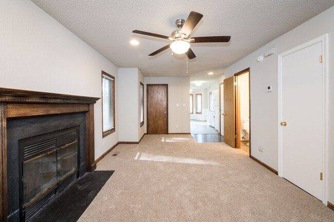 Photo - 2 bedroom 1.5 bath Duplex Close to the Beach