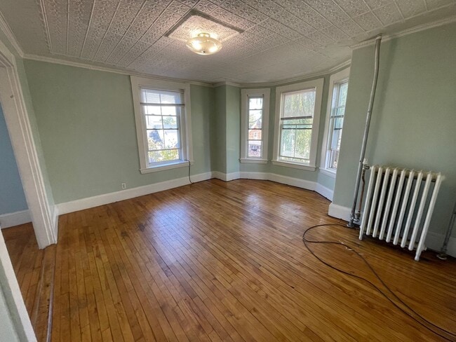 Building Photo - Studio Room Rentals and 2-Bedroom Unit 2B