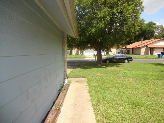 Photo - 901 Ken St Unidad B