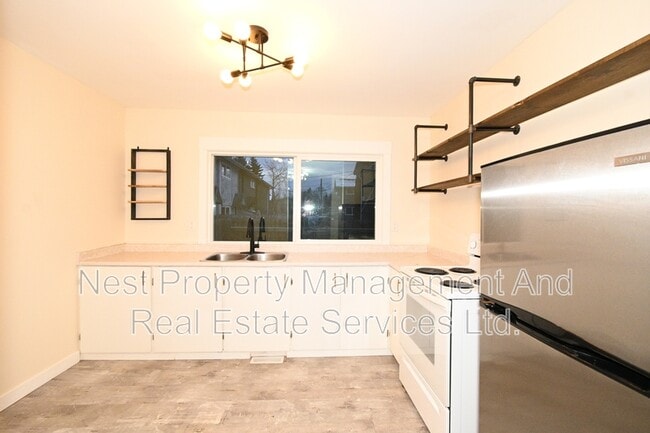 Building Photo - 2131 Upland St