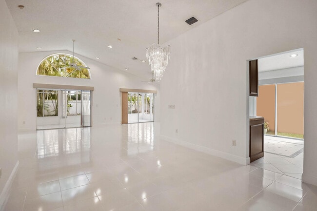 Photo - 13596 Weyburne Dr