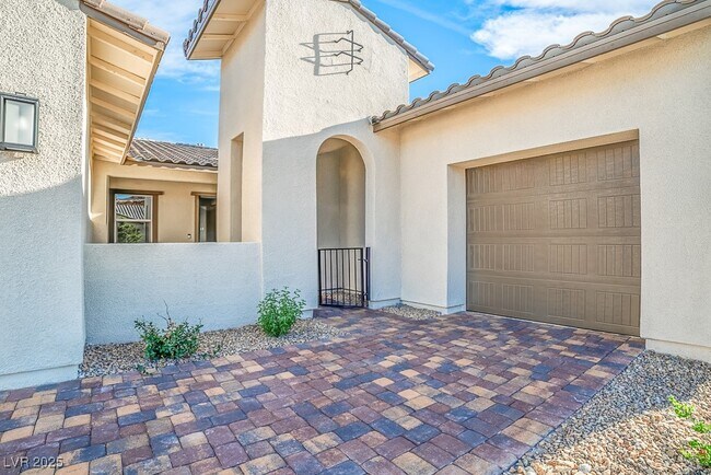 Photo - 349 Tigullio Ave