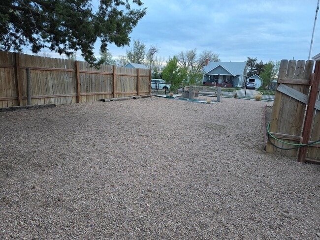 Photo - 464 2nd Ave