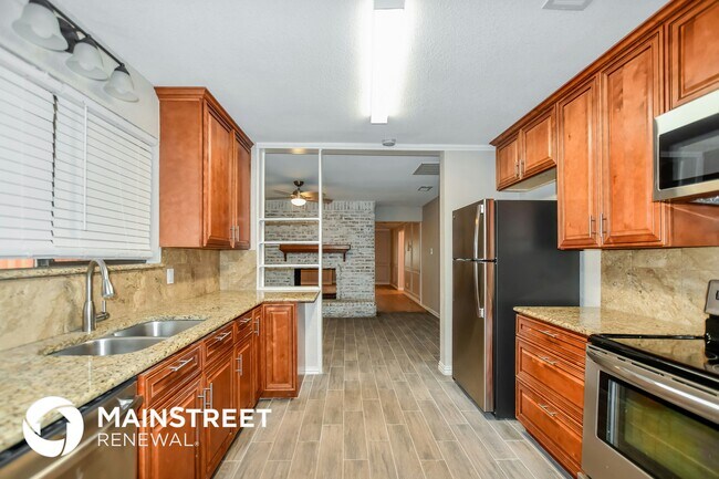 Photo - 5401 Edgewater Cir