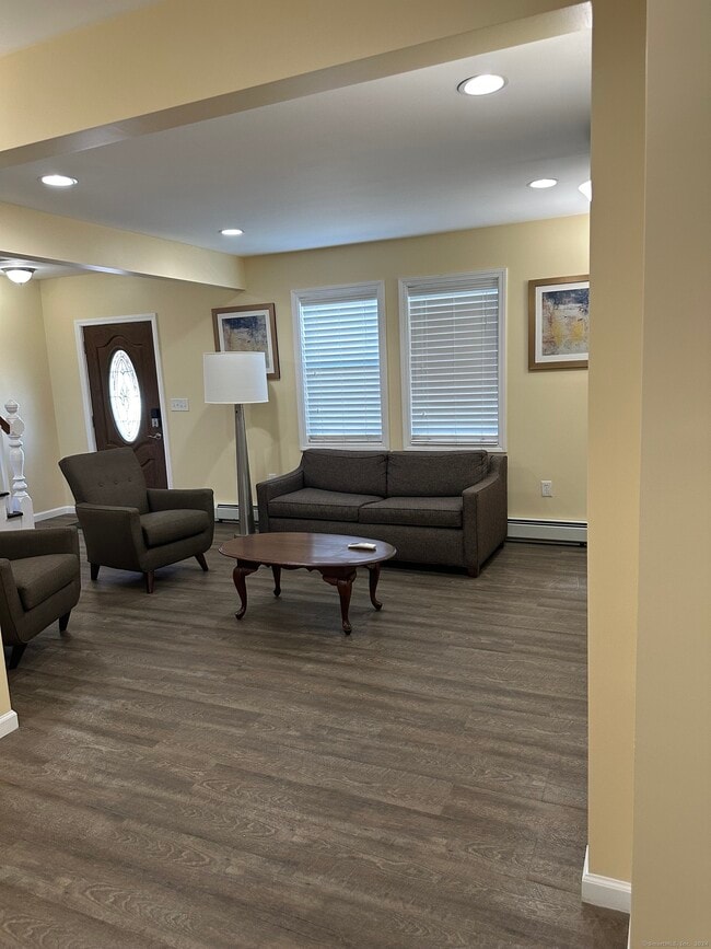 Photo - 452 Newhall St