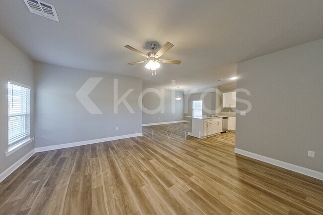 Photo - 1534 Cannes Ave