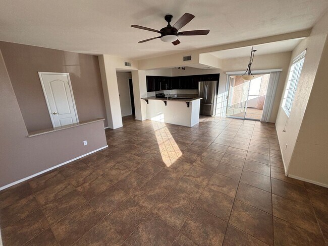 Photo - Charming 2Bed/Bath Condo located in a beautiful gated community in the Southwest. Unidad 101