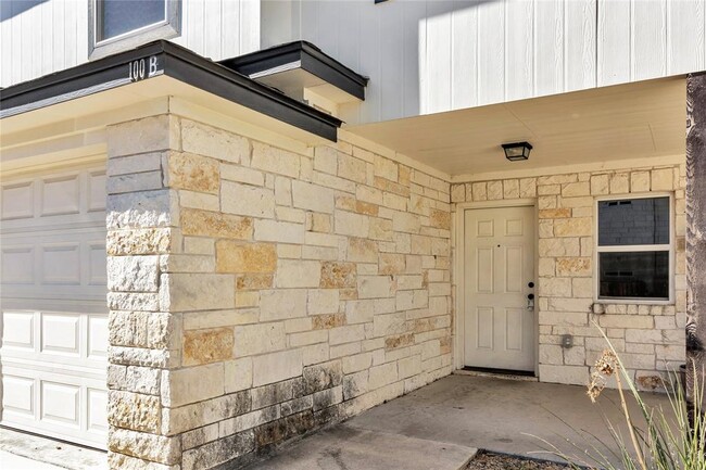 Photo - 100 Sandstone Dr Townhome