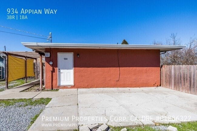 Photo - 934 Appian Way