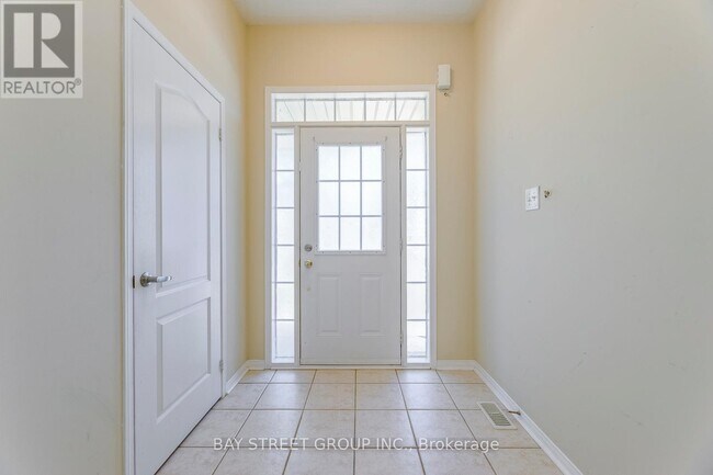 Photo - 2413 Whistling Springs Crescent