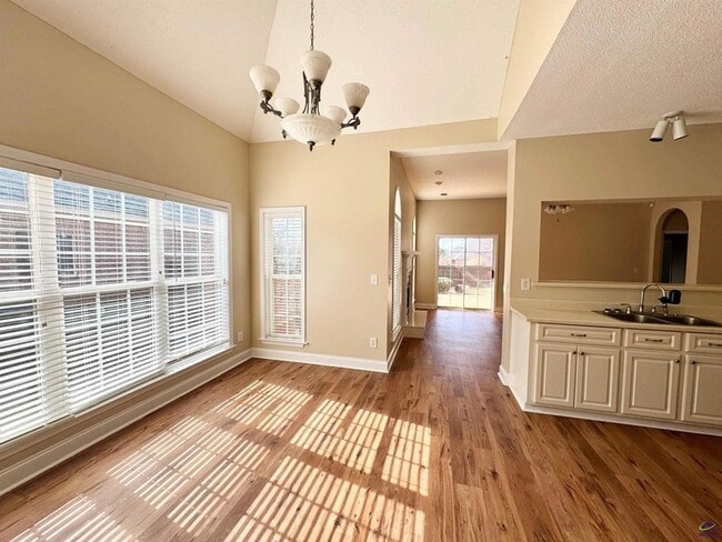 Photo - 218 Carrington Ln