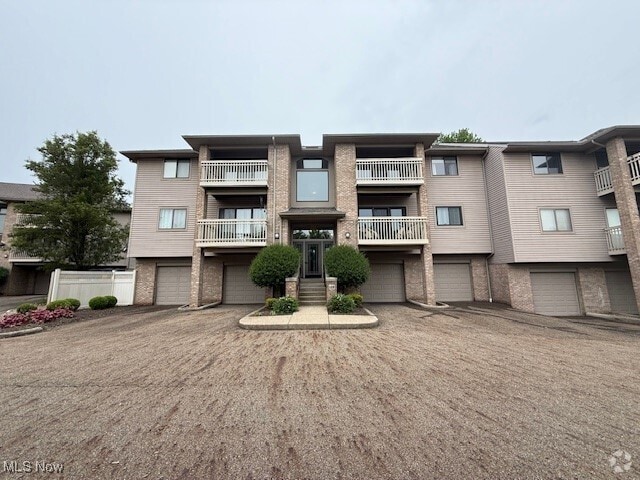 Building Photo - 3800 Rosemont Blvd Unit 115C Rental