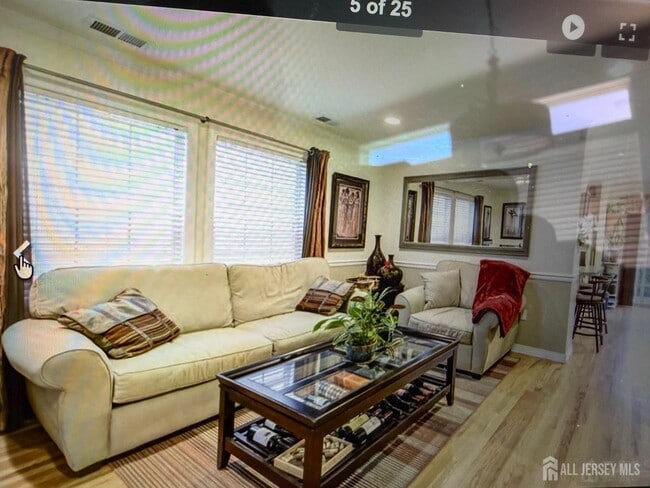 339 Jeffries St