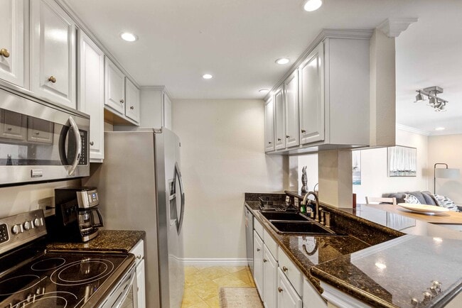 Photo - 640 The Village Unit 109