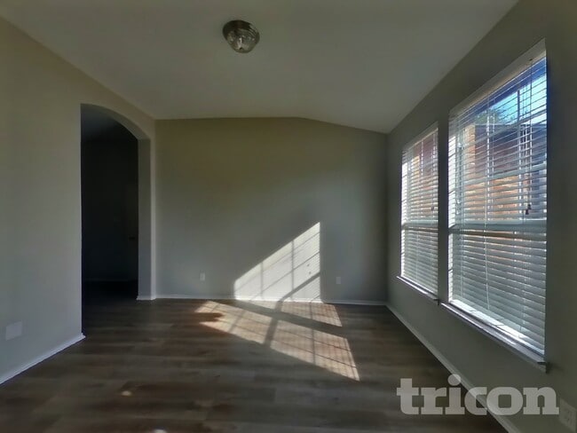 Photo - 2106 Rose May Dr