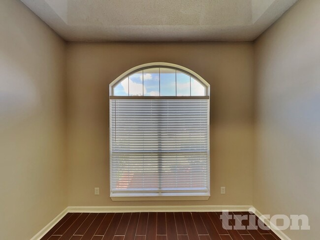 Photo - 843 Magic Cove Ln