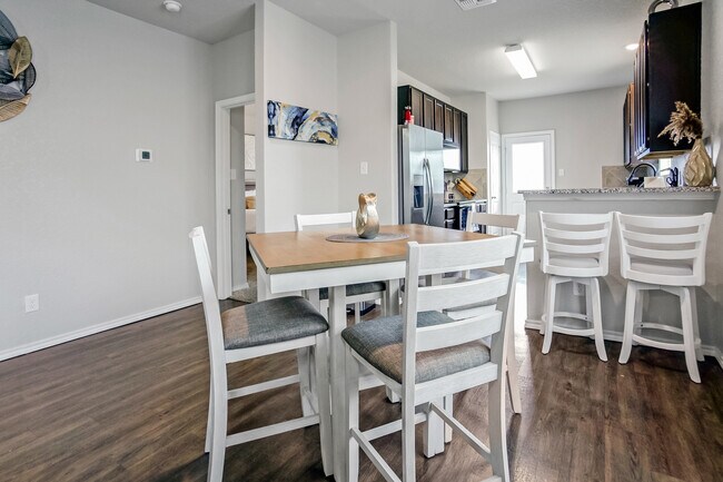 Photo - 5323 Moni Rock Dr